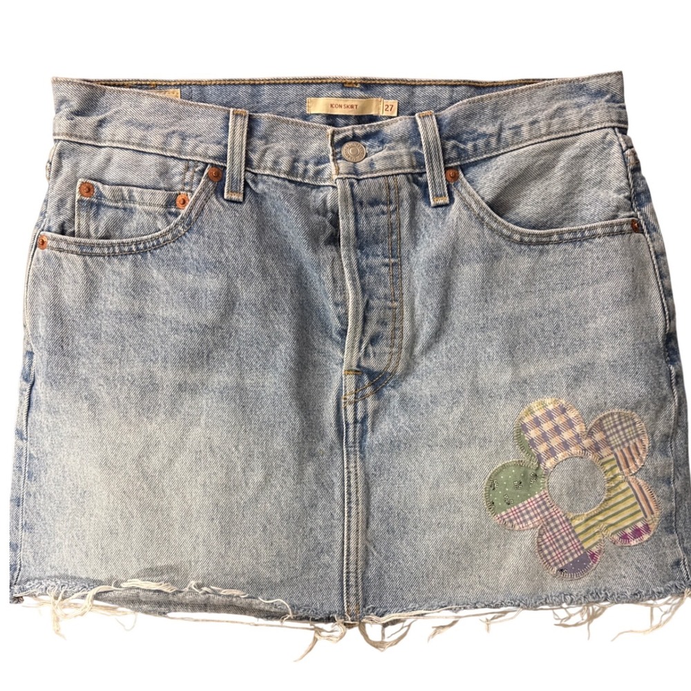 Levis Premium ICON DENIM Skirt Light Wash Patchwork Flower Mini‎ Size 27